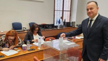 Γιάννης Παππάς: Άσκησε το εκλογικό του δικαίωμα και έστειλε μήνυμα ενότητας στις εσωκομματικές της ΝΔ
