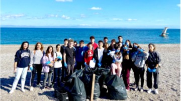 Το 1ο Γυμνάσιο Ρόδου και η HELMEPA στον Παγκόσμιο Εθελοντικό Καθαρισμό Ακτών 2025