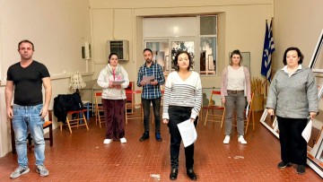 «Πίσω απ’ τις Σιωπές»: Το Θέατρο ως «γέφυρα» ευαισθητοποίησης για την Ψυχική Υγεία