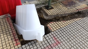 Φαληράκι Ρόδου: Δύσβατα πεζοδρόμια και ανοιχτά φρεάτια