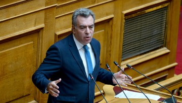 Μόνιμες προσλήψεις τακτικού προσωπικού για τον τομέα του ΕΚΑΒ στην Κάρπαθο, ζητά ο Μάνος Κόνσολας
