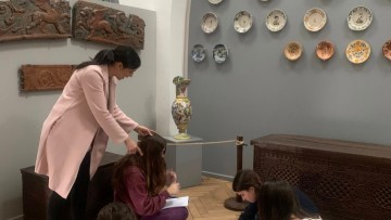 Συνάντηση Τέχνης και Λογοτεχνίας: Οι μαθητές του Γ1 του 3ου Γυμνασίου Ρόδου δημιουργούν στο Μουσείο Κοσμητικής Τέχνης