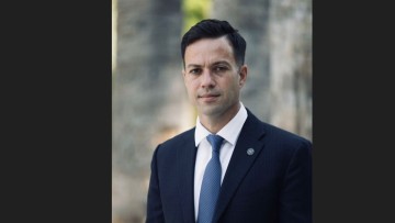 «Να στηρίξουμε τους ανθρώπους που κρατούν τον τουρισμό όρθιο» – Ο πρόεδρος της Ομοσπονδίας Ξενοδόχων Ι. Χατζής στον ΤΑΧΥΔΡΟΜΟ