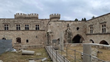 Τι έδειξαν τα στοιχεία της ΕΛΣΤΑΤ για Παλάτι Ιπποτών και Ακρόπολη Λίνδου