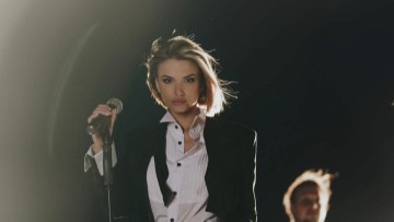 Δεν ακυρώνεται η συναυλία της Κατερίνας Λιόλιου ανακοίνωσε πριν από λίγο ο Δήμαρχος. Θα γίνει καιρού... επιτρέποντος