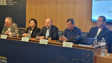 «Δημόσιος Διάλογος στο ΤΕΕ για τη διάσωση των καρνάγιων», στο πλαίσιο της 7ης Γενικής Συνέλευσης του Πανελληνίου Συλλόγου Ναυπηγείων-Ταρσανάδων