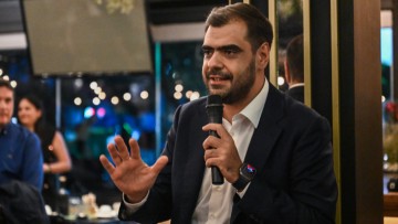 Μαρινάκης για αγρότες: Δεν πρέπει να φτάσουμε στο plan b, κυρώσεις και δικαστική παρέμβαση αν συνεχιστούν τα μπλόκα