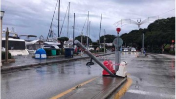 Επικίνδυνος ο κατεστραμμένος φωτεινός σηματοδότης στο Μαντράκι!