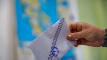 Δημοσκόπηση RealPolls: Πρωτιά για τη ΝΔ, ανησυχία για την Καρυστιανού και το μέλλον της Πλεύσης Ελευθερίας