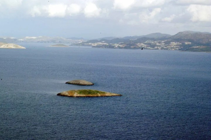 Οι βραχονησίδες Ίμια  EUROKINISSI