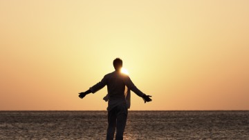 Ο Όμιλος H Hotels Collection | Hatzilazarou Group παρουσιάζει το «The Light We Call Home»: Εκεί όπου το φως γίνεται μνήμη και ταυτότητα!