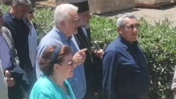 Ο περιφερειάρχης για τη Λ. Μενδώνη