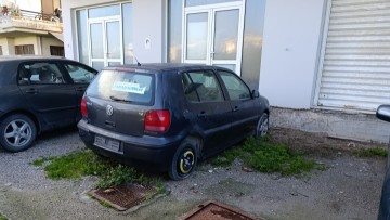 Άλλα πέντε εγκαταλελειμμένα αυτοκίνητα απομακρύνθηκαν από τη Διεύθυνση Καθαριότητας