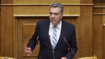 Πρωτοβουλία-πρόταση του Μάνου Κόνσολα προκειμένου να στηριχθεί ο δήμος Αγαθονησίου και να κατασκευαστούν κατοικίες που θα διατεθούν σε εκπαιδευτικούς και γιατρούς που υπηρετούν στο νησί
