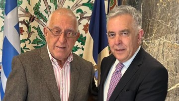 Τιμητική βράβευση του Προέδρου της Βουλής των Ελλήνων κ. Νικήτα Κακλαμάνη, Ιατρού Ακτινοθεραπευτή-Ογκολόγου από το Δωδεκανησιακό Σύλλογο Αυτοάνοσων Νοσημάτων Αρθρίτιδας και Λύκου «ΘΑΛΕΙΑ»