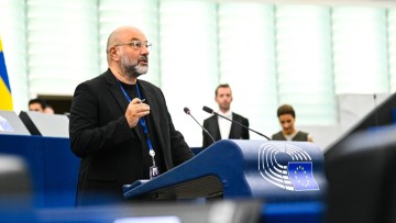 Σάκης Αρναούτογλου προς Κομισιόν: «Να προστατευθούν τα νησιά από υπερτουρισμό και άναρχες επενδύσεις με Ευρωπαϊκή χρηματοδότηση»