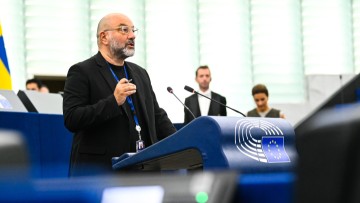 Σάκης Αρναούτογλου προς Κομισιόν: «Ναι στην προστασία των θαλασσών — όχι σε οριζόντιες απαγορεύσεις που πλήττουν τους αλιείς και τον αλιευτικό τουρισμό»