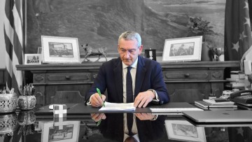 Τηλεδιάσκεψη μεταξύ περιφερειάρχη και 29 δημάρχων των Κυκλάδων και της Δωδεκανήσου για την κοινή δράση επί δύο εμβληματικών δράσεων