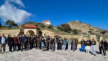 Δενδροφύτευση με μαθητές και μαθήτριες του 4ου Γενικού Λυκείου Ρόδου στις πλαγιές της Ιεράς Μονής Παναγίας Υψενής