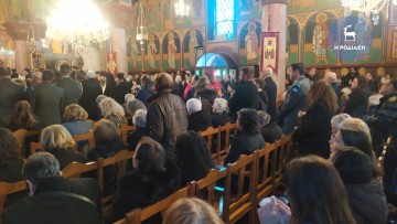 Πλήθος κόσμου αποχαιρέτησε τον μακαριστό Μητροπολίτη πρώην Γάνου και Χώρας κυρό Αμφιλόχιο