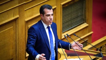 Εξετάζεται η απαγόρευση της μπούρκας για ανήλικα στην Ελλάδα – Τι αναφέρει ο Θάνος Πλεύρης