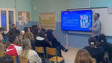 Διάλεξη στο Γυμνάσιο Καλυθιών για σχολική βία, εκφοβισμό, παραβατικότητα ανηλίκων και χρήση ναρκωτικών