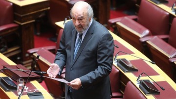 Νικητιάδης – Παραστατίδης με Ερώτηση στη Βουλή: «Καμία εμπιστοσύνη της ερευνητικής κοινότητας στην Πολιτεία»