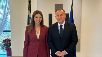 Συνάντηση Γιάννη Παππά με την Υπουργό Παιδείας για σχολικές υποδομές και τη δημιουργεία "Ωνάσειων Σχολείων" στη Ρόδο