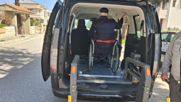 «Κε Μιχάλη, πλέον θα συναντάς τακτικά τους φίλους σου... αυτό είναι υπόσχεση»