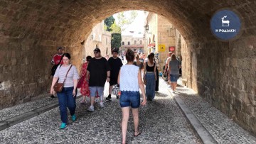 ΠΟΞ: Να επιτραπεί η μίσθωση Ε.Ι.Χ. αυτοκινήτων με οδηγό για τη μεταφορά πελατών