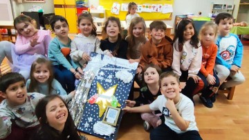 Μια Phygital γέφυρα αγάπης από το 3ο Νηπιαγωγείο Ιαλυσού στην Παιδιατρική κλινική και τη «Φλόγα»