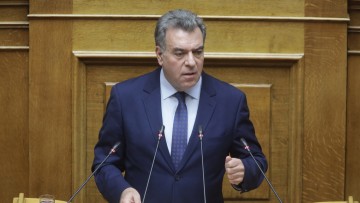 Μάνος Κόνσολας: «Το πλαφόν σε καύσιμα και τρόφιμα είναι μόνο η αρχή. Προτεραιότητα τα μέτρα προστασίας της κοινωνίας και της ελληνικής οικογένειας από ανεξέλεγκτες αυξήσεις τιμών»