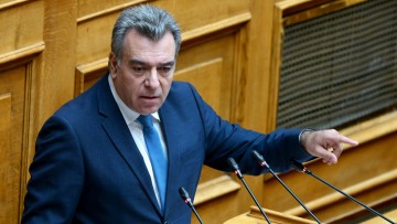 Μάνος Κόνσολας: «Αλλαγή του νόμου για τη μοριοδότηση διορισμού των εκπαιδευτικών με προστατευόμενα τέκνα και για τους πολύτεκνους εκπαιδευτικούς»