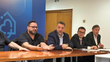 Πρόεδρος και αντιπρόεδρος του Ο.Ε.Ε. Δωδεκανήσου σε συνάντηση με τον γενικό γραμματέα Εργασίας