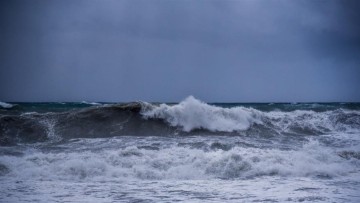 Ζημιές κοντά στο ένα εκατομμύριο ευρώ προκάλεσαν στο παραλιακό μέτωπο οι ισχυροί άνεμοι τον Ιανουάριο