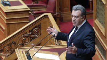 Μέτρα στήριξης των πολιτών στα νησιά και για τα αεροπορικά εισιτήρια ζήτησε ο Μάνος Κόνσολας