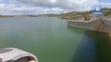 Υπερχείλισε το φράγμα Γαδουρά και ανέβηκε τρία μέτρα η στάθμη στο φράγμα Απολακκιάς