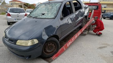 Ρόδος: Συνεχίζεται η απομάκρυνση εγκαταλελειμμένων αυτοκινήτων από γειτονιές και πλατείες