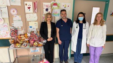 Κατερίνα Εμμανουήλ στη Ρόδο: Πασχαλινή στήριξη στα νοσηλευόμενα παιδιά της Παιδιατρικής Κλινικής
