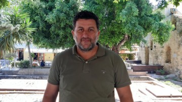 Βασίλης Δοντάς στον topfm: «Ο κόσμος «γέμισε» τη Μεσαιωνική πόλη αλλά όχι τα μαγαζιά…» (ηχητικό)