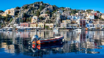 Ελληνικός τουρισμός 2026: Άνοδος 70% στα έσοδα και στροφή των ταξιδιωτών σε πιο σύντομα και οικονομικά ταξίδια