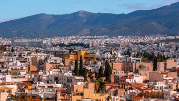 Ξένες επενδύσεις, αστικοποίηση και μονογονεϊκές οικογένειες - Πού οφείλεται το στεγαστικό ζήτημα, σύμφωνα με την Τράπεζα της Ελλάδος