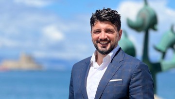 Παναγιώτης Κουνάκης: «Οι παραλίες δεν μπορεί να γίνουν προνόμιο μόνο των μεγάλων ομίλων»