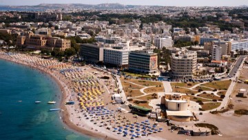 Αναλαμβάνουν υπηρεσία σε παραλίες της Ρόδου οι ναυαγοσώστες