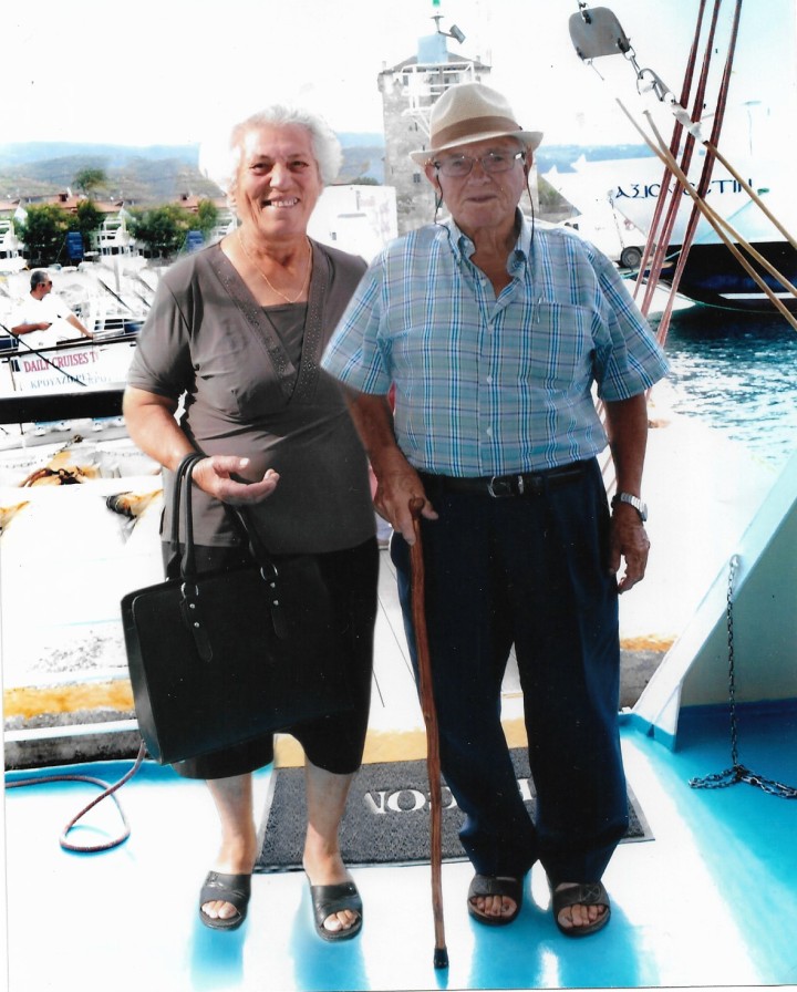 3.	Στο Άγιο Όρος το 2016 με τη σύζυγό του Λουκία