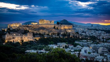 Θανάσης Καραναστάσης: Η μία και η άλλη Ελλάδα